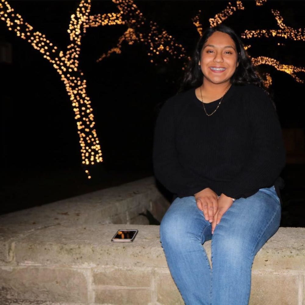 Meet your Posher, Adriiana